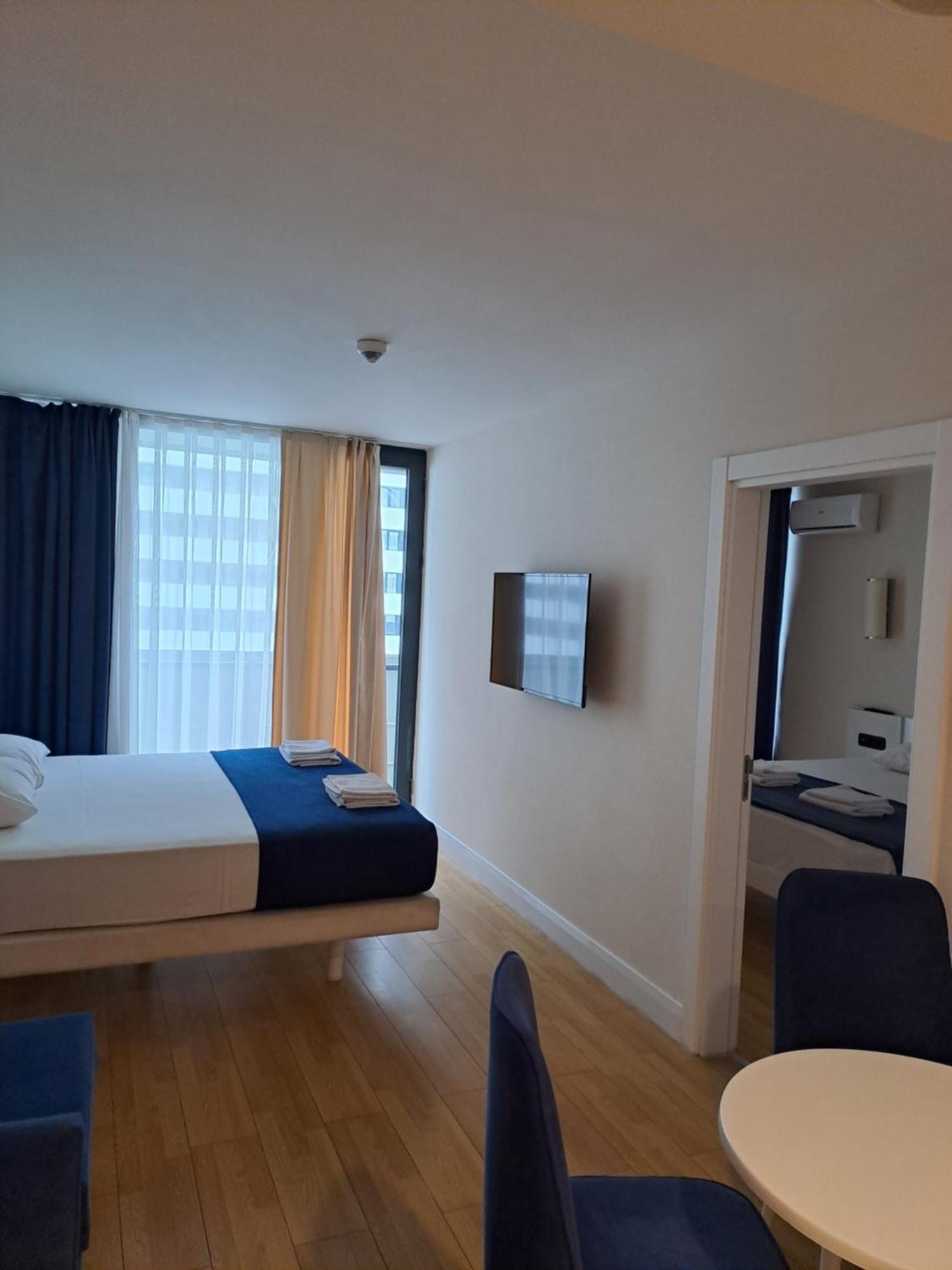 Lux Apart Hotel 555 Μπατούμι Εξωτερικό φωτογραφία