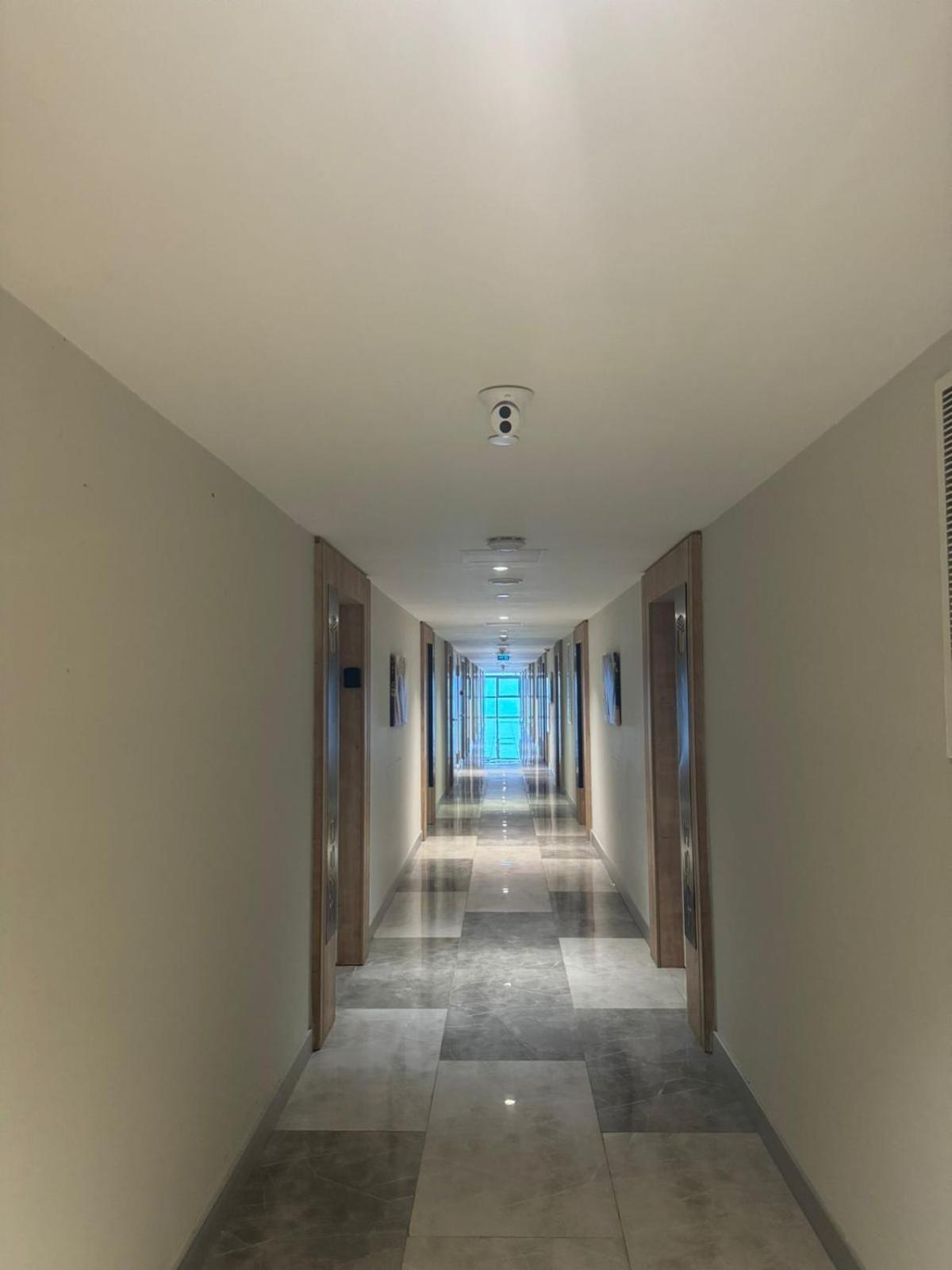 Lux Apart Hotel 555 Μπατούμι Εξωτερικό φωτογραφία