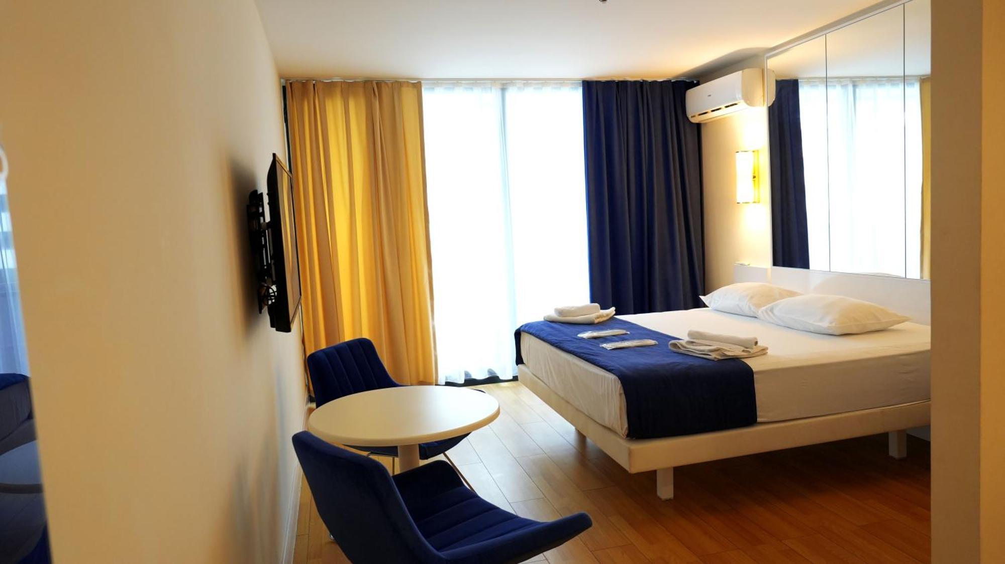 Lux Apart Hotel 555 Μπατούμι Εξωτερικό φωτογραφία
