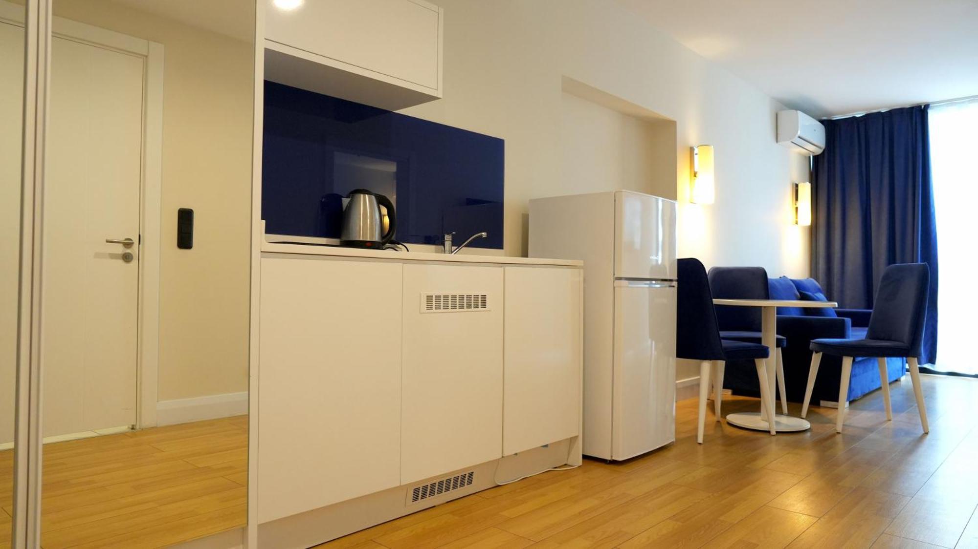 Lux Apart Hotel 555 Μπατούμι Εξωτερικό φωτογραφία