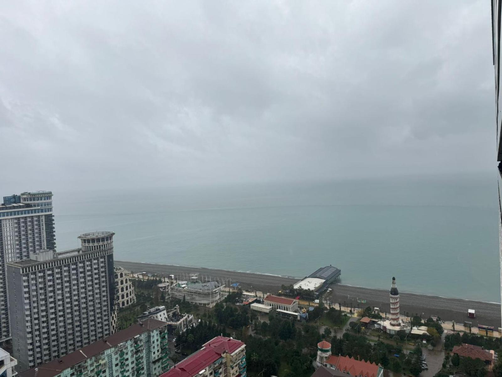 Lux Apart Hotel 555 Μπατούμι Δωμάτιο φωτογραφία