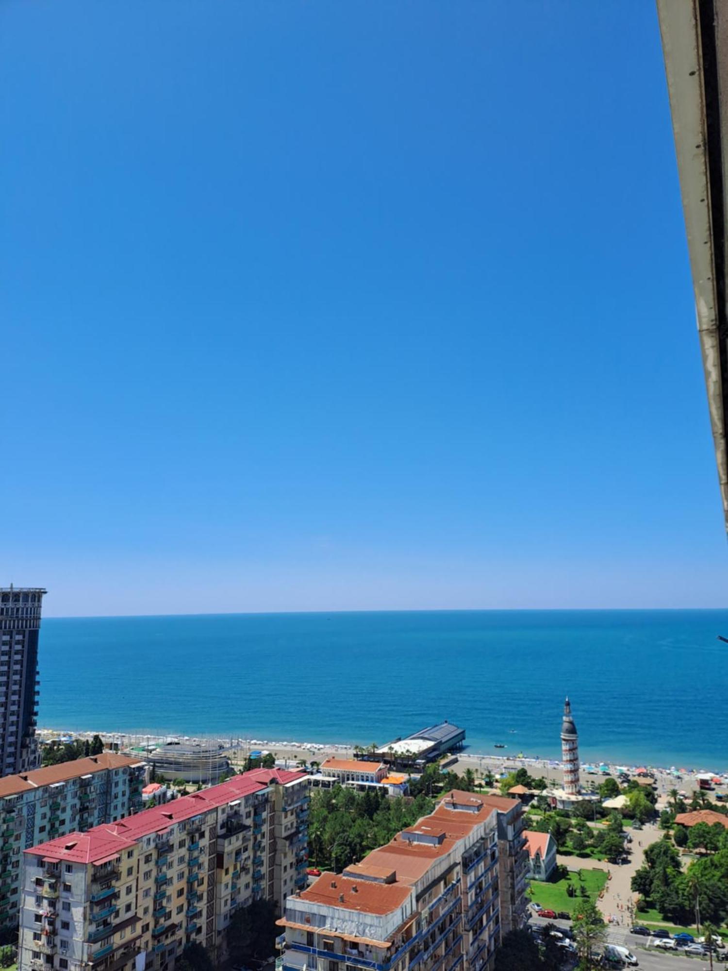 Lux Apart Hotel 555 Μπατούμι Δωμάτιο φωτογραφία